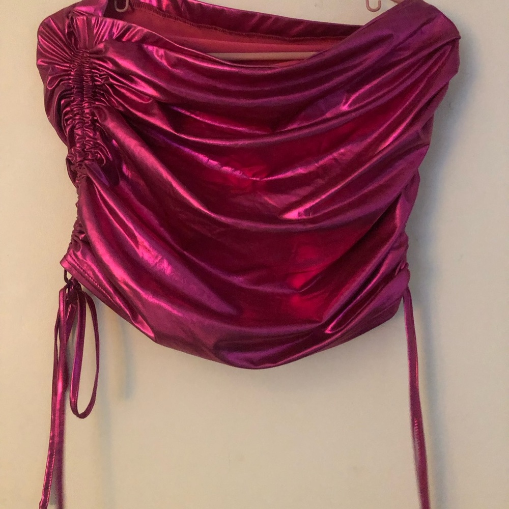 Shiny mini pink skirt!